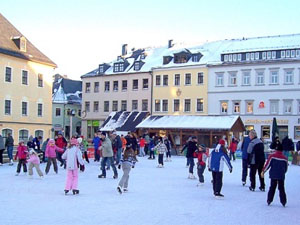 Eisbahn Erzgebirge auf dem Annaberger Markt