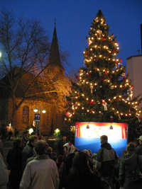 Weihnachten 2004 - Kinderweihnachtsmarkt rund um die Pauluskirche