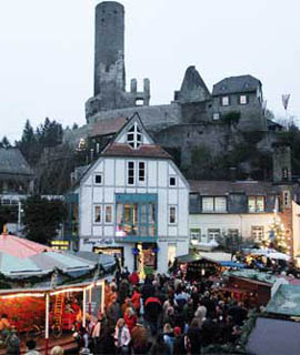 Weihnachtsmarkt und Adventsfenster in Eppstein