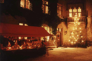 Weihnachten 2004 - Romantischer Weihnachtsmarkt in der Burg Hohenzollern