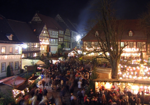 Weihnachten 2004 - Weihnachtsmarkt Königsberg