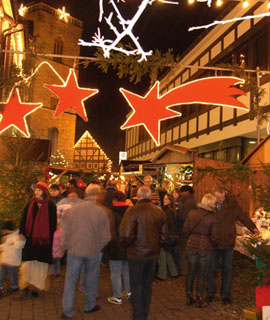 Feuriger Weihnachtsmarkt in Neukirchen (Knüll)