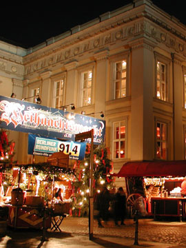 Nostalgischer Weihnachtsmarkt auf dem Schlossplatz