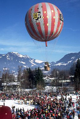 Nikolausballonstart in Sonthofen auf dem Marktanger