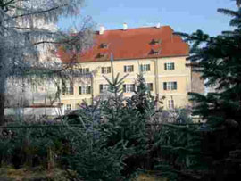 Christmas Market at Schloss Unterweikertshofen Christmas Market at Schloss Unterweikertshofen