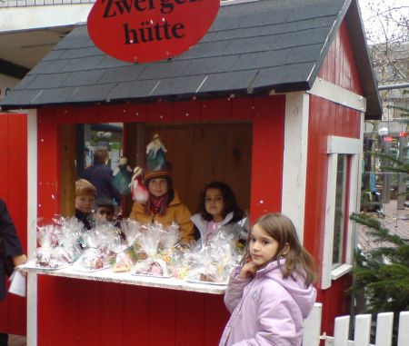Zwergenhütte auf dem Weihnachtsmarkt Ottensen