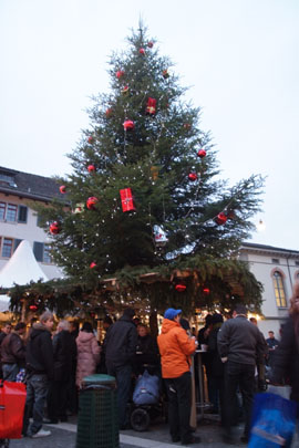 Christbaum-Markt in Winterthur