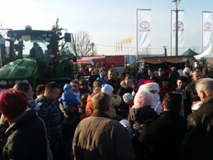 14. Traditioneller Weihnachtsmarkt im Toyota Autohaus Pohlmann in Zeithain