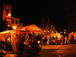 Weihnachtsmarkt im Pückler Park in Bad Muskau