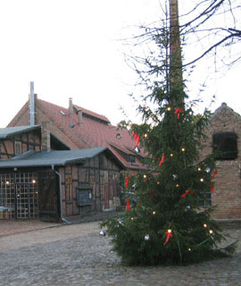 Geschenkemarkt im Museumsdorf Baruther Glashütte