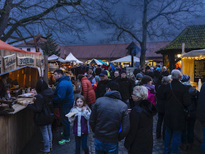 Historischer Weihnachtsmarkt auf der Creuzburg