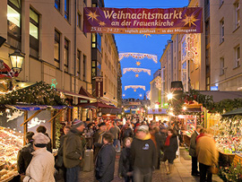 13. Traditioneller Weihnachtsmarkt an der Frauenkirche Dresden