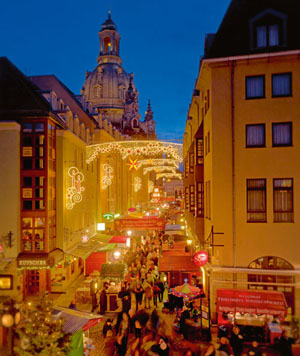 16. Traditioneller Weihnachtsmarkt an der Frauenkirche Dresden