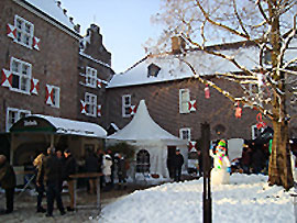 Weihnachtsmarkt auf Schloss Steprath