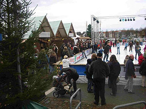 Heider Weihnachtsmarkt mit Eisbahn