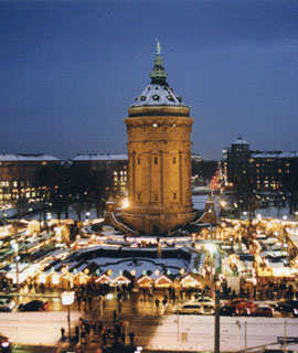 Weihnachtsmarkt Mannheim am Wasserturm